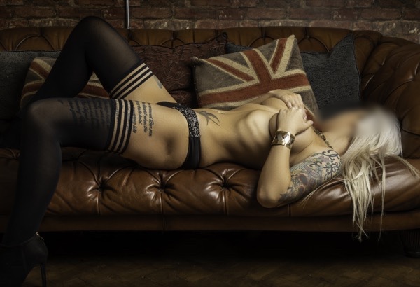Leeds escort Sky, Blonde hair, 32E, dress size 8