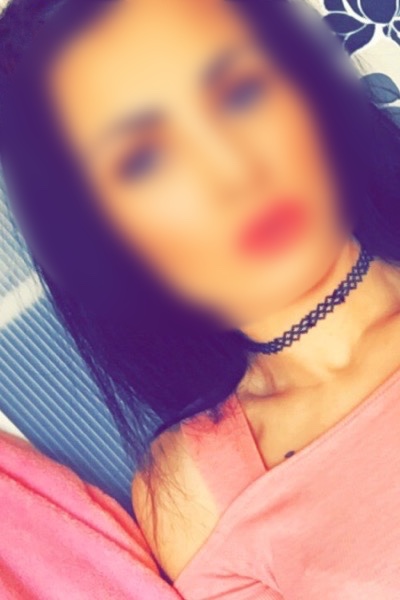 Leeds escort Alice, Brunette hair, 34B, dress size 6 to 8
