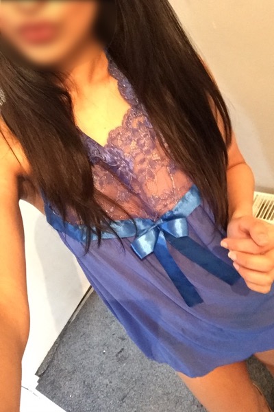 Leeds escort Jasmine, Brown hair, 32B, dress size 6