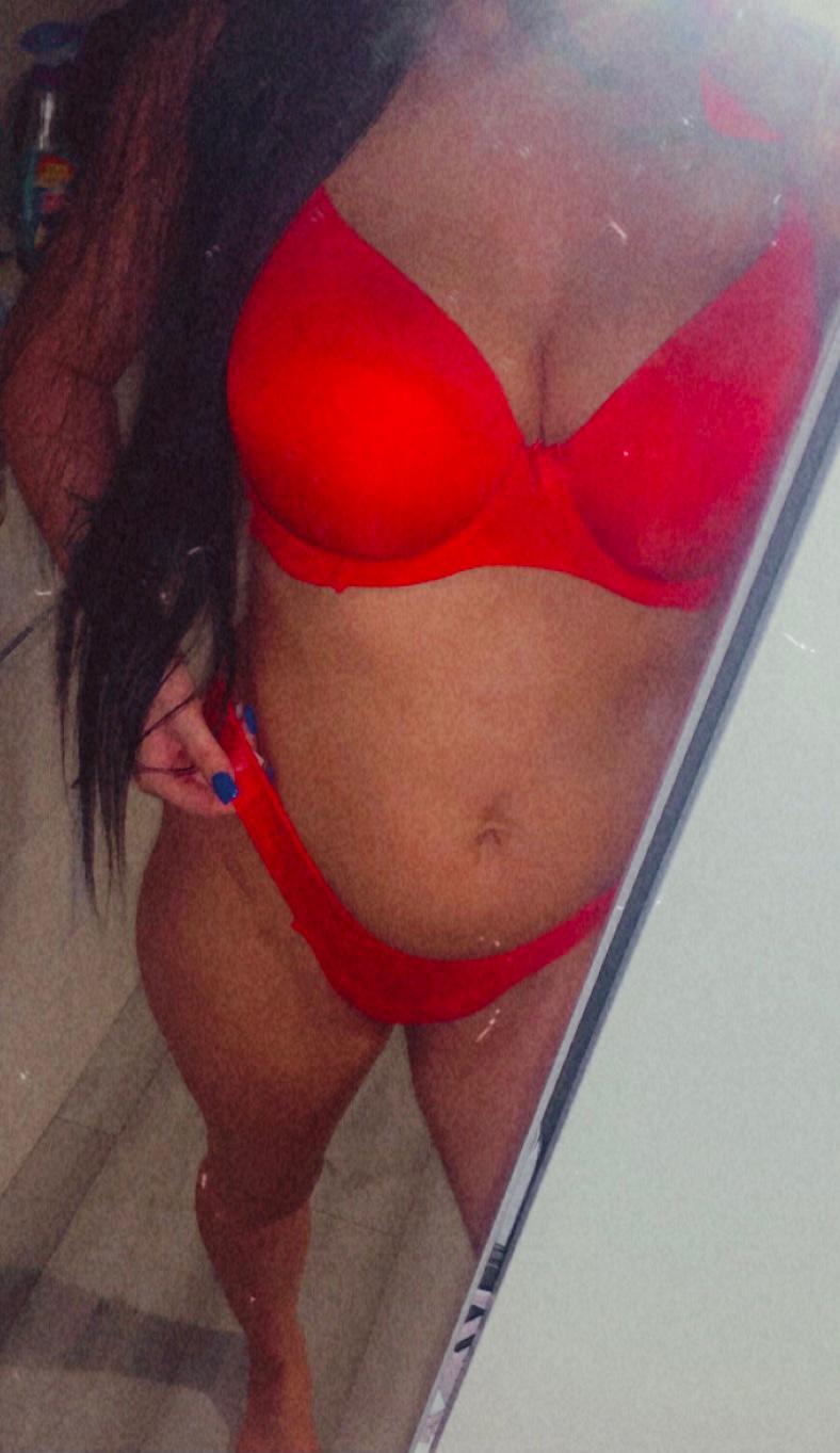 Leeds escort Freya , Brunette  hair, 34E , dress size 8 to 10